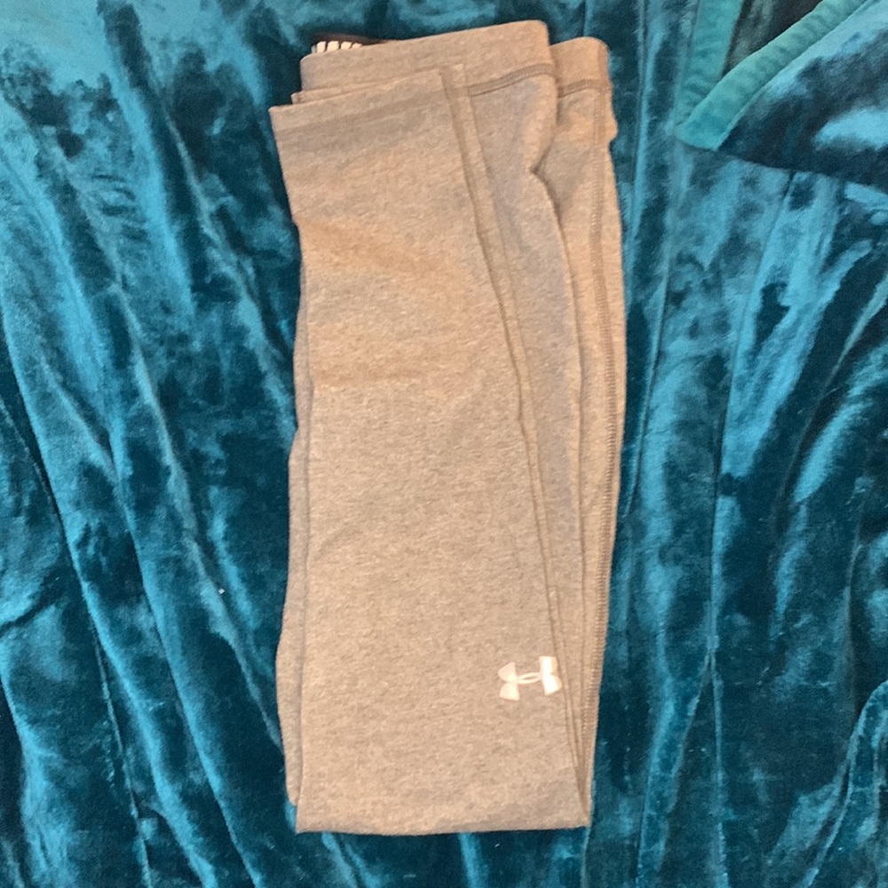 Under Armour  grey fitted leggings